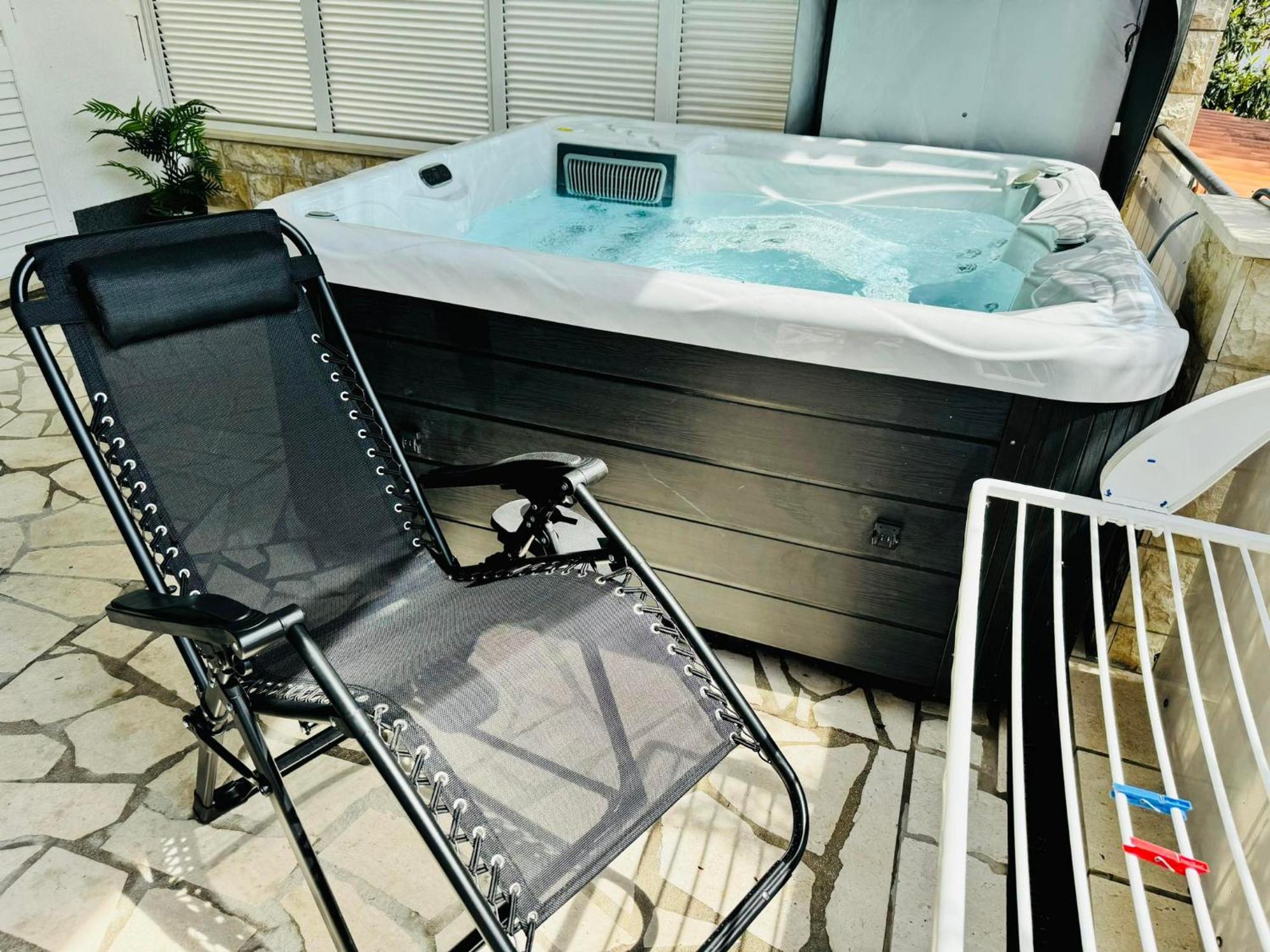 Apartma Sirenis *
