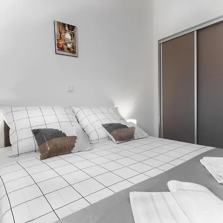 Villa Sirenis Trogir Exterior photo